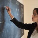 教育分野でも男女格差　日本の高等教育の女性比率